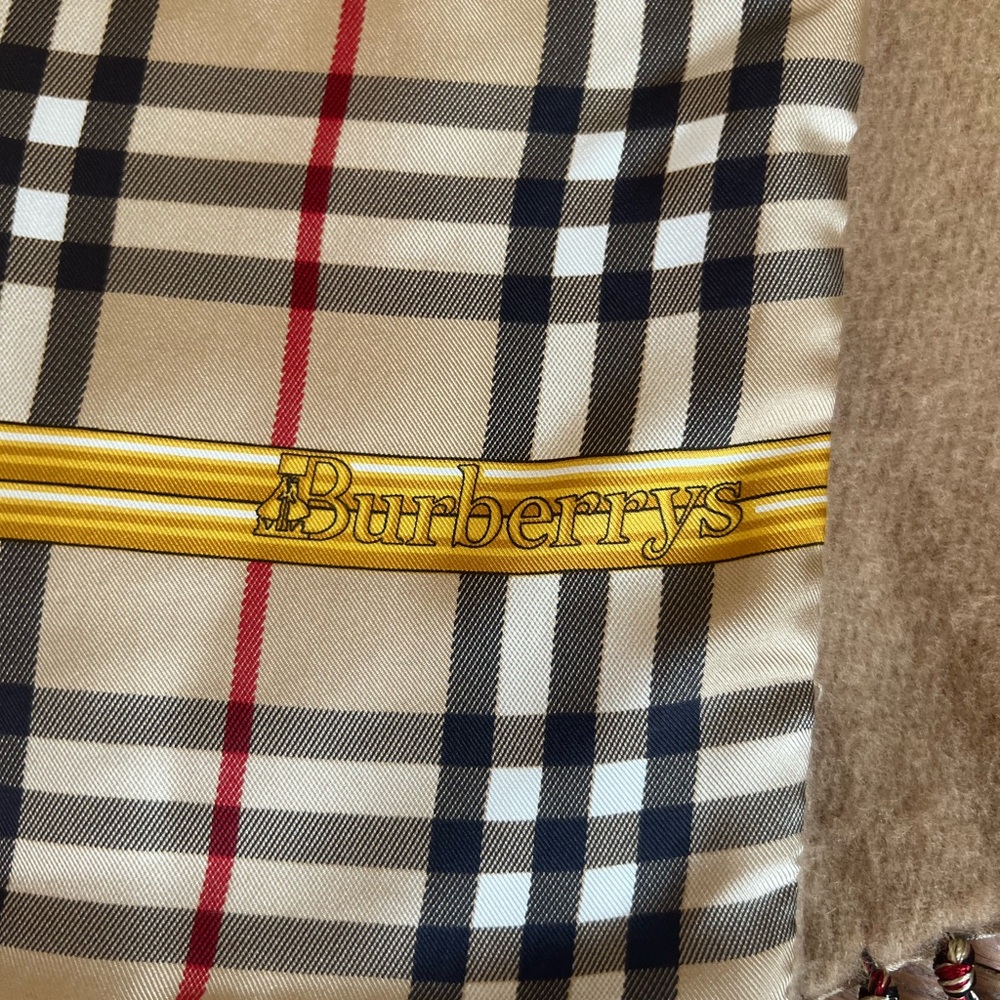 Burberrys Limited Runway Edition Nova Plaid Scarf in silk and cashmere. - Picture 2 of 5